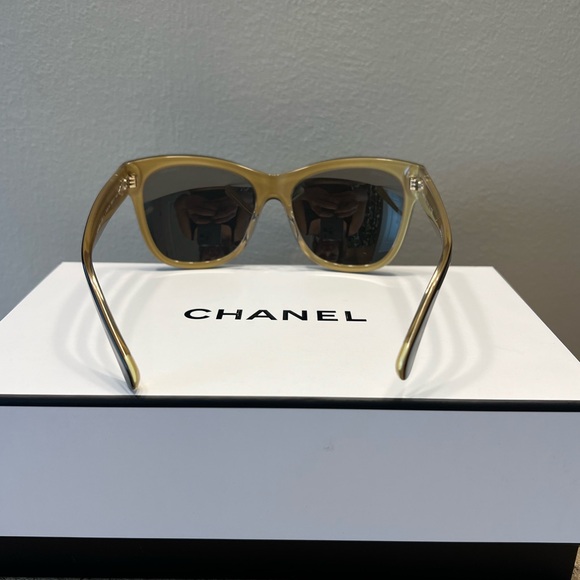 Authentic Chanel Gold Mirrored Sunglasses - Picture 4 of 12